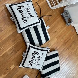 Outdoor Pillow And Cushions 