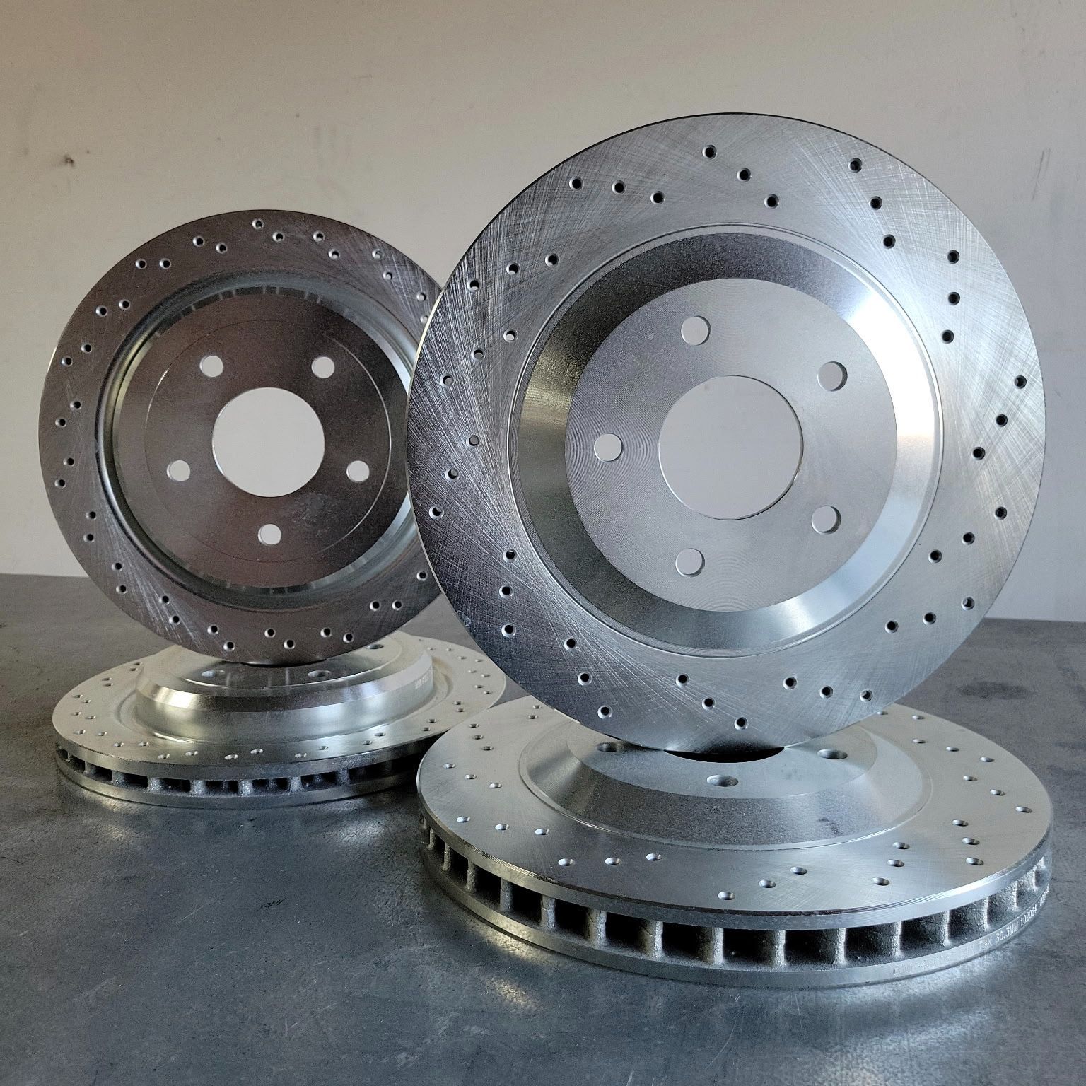 1997-2004 CHEVROLET CORVETTE FRONT & REAR CROSS DRILLED ROTORS SILVER ZINC