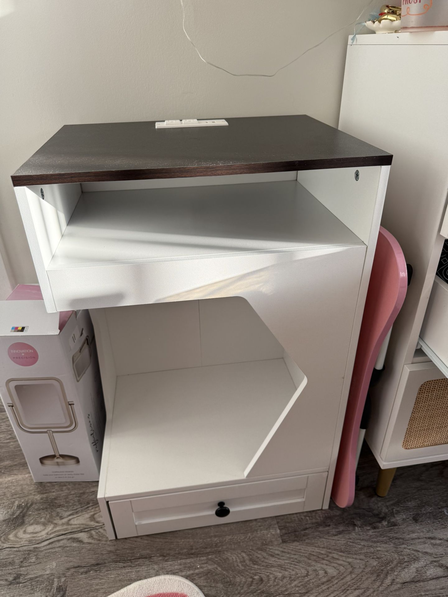 End Table with bedside table for cats or small dogs