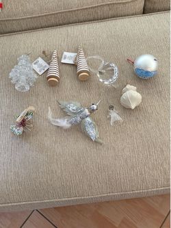 9 ASSORTED CHRISTMAS ORNAMENTS