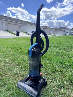 BISSELL PowerForce Helix Bagless Upright Vacuum Cleaner