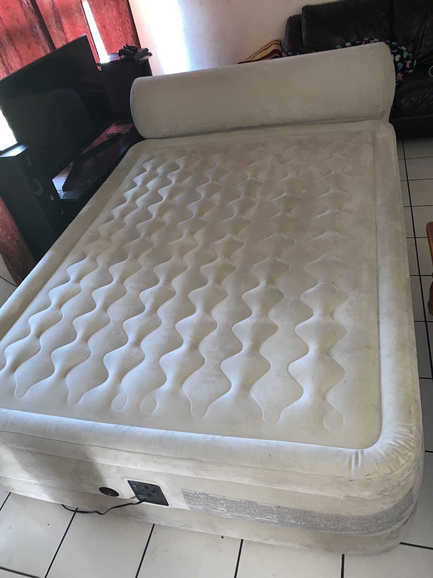 Intext air mattress with motor