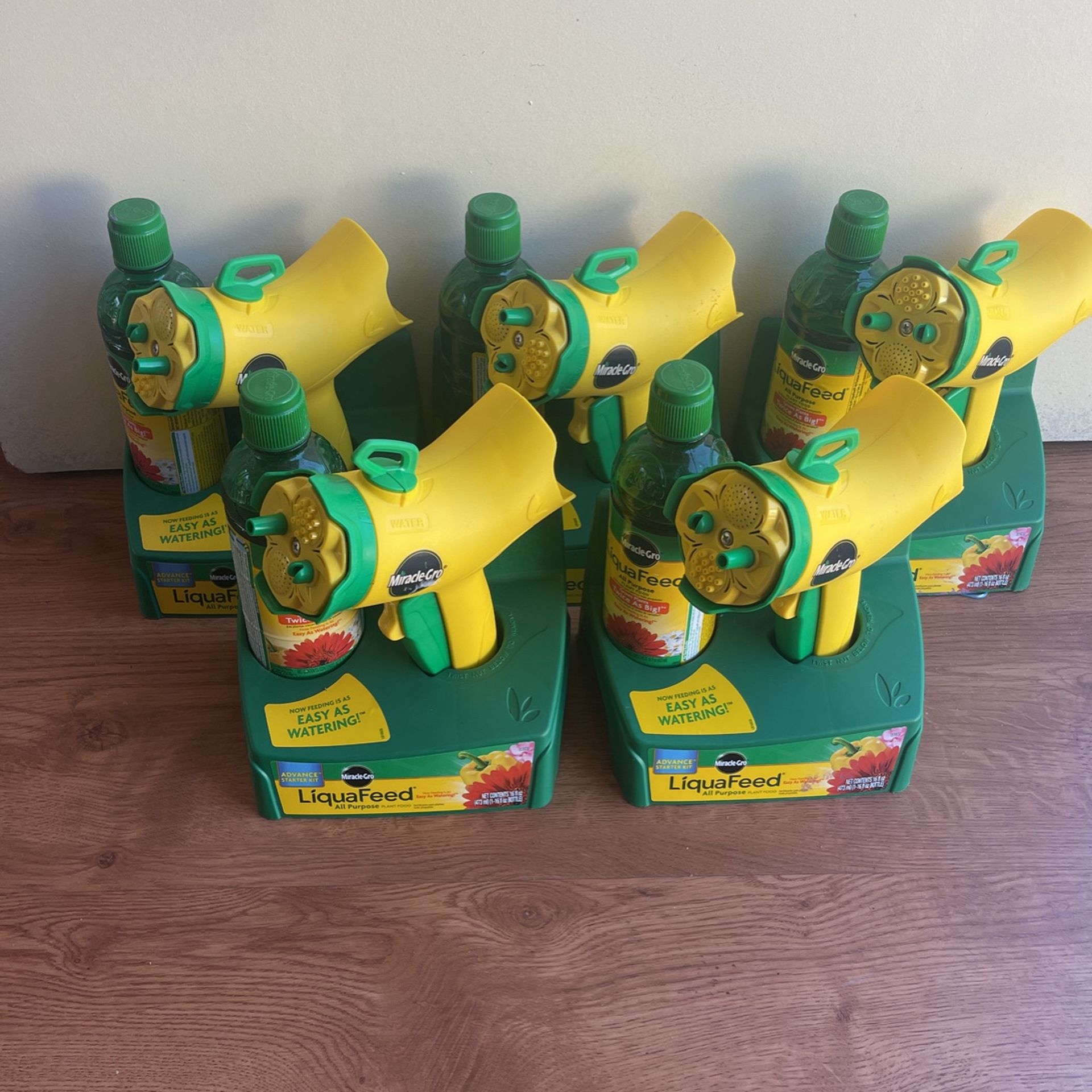 Miracle Gro LiquaFeed All Purpose Plant Food Advance Starter Kit 16 oz. Plant Food with Feeder