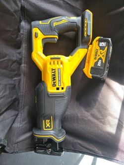 Saw dewalt