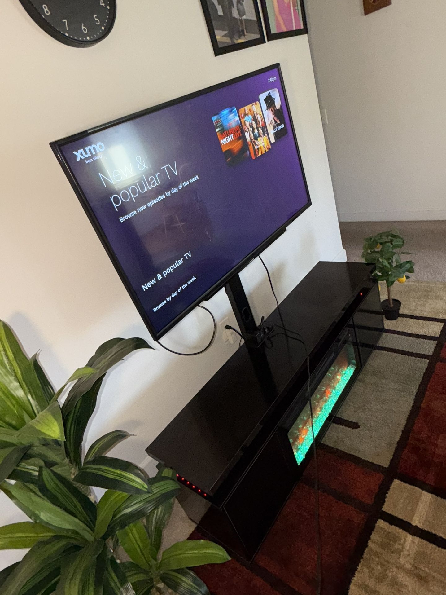 Table ,55 Inch Tv And Tv Stand