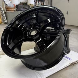 BRAND NEW Gram Lights 57CR – 18x9.5 +38 | 5x100 | Gloss Black