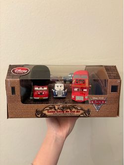 Disney Cars 2 Figurine London Calling Die Cast Set New