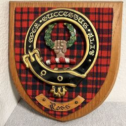 Vintage Scottish Clan Shieldt Plaque Crest Clan Dingman Oak Wood Tartan