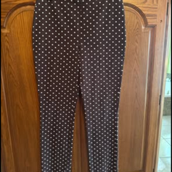 Ladies Comfortable leggings . Yorktown and staples area