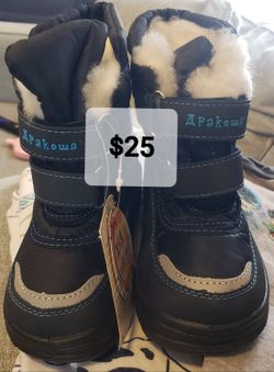 Snow Boots $25