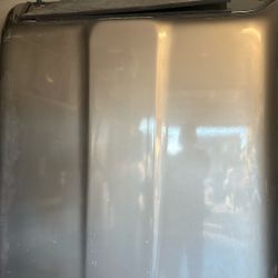 Leer Shell Came Of This Truck