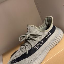 New Men’s Adidas Yeezy “granite” Size 9.5 