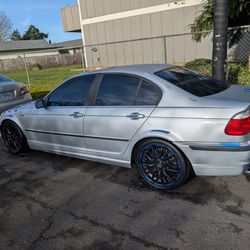 2003 BMW 330i