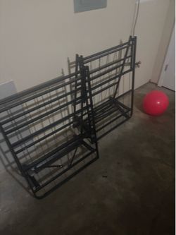 Twin size/Queen size bed frame