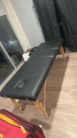 Skinact Massage table like new