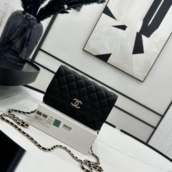 WOC Fashionista Chanel Bag 