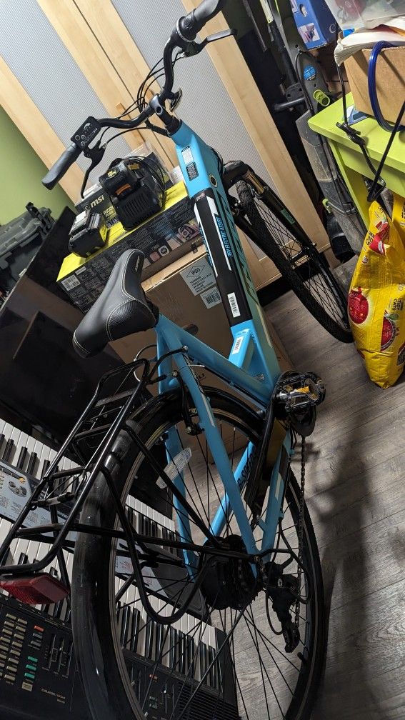 Hyper Bicycles E-Ride 700C 36V Electric Commuter E-Bike for Adults, Pedal-Assist, 250W Motor, Blue