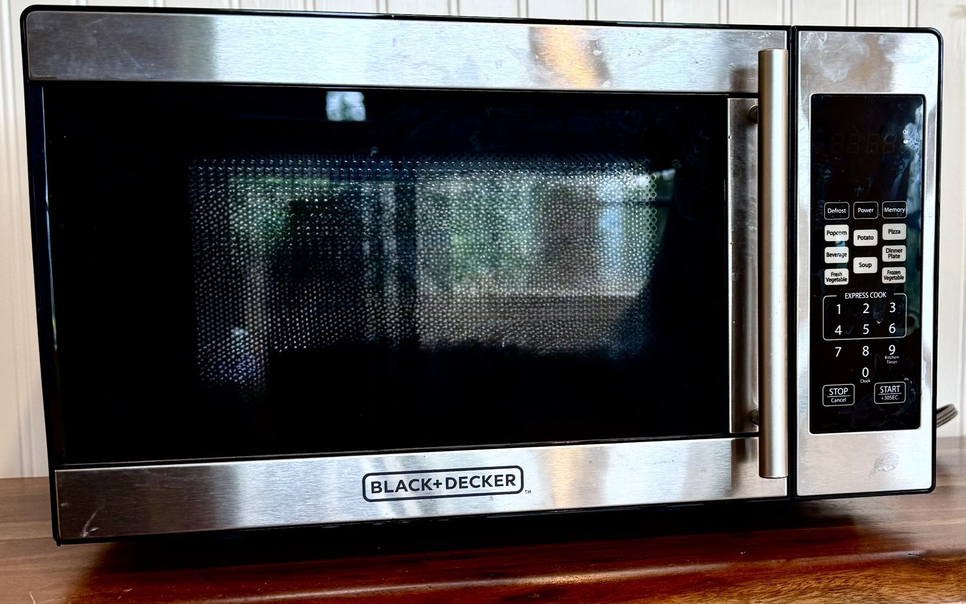 Black And Decker 0.7 Cubic Ft Microwave