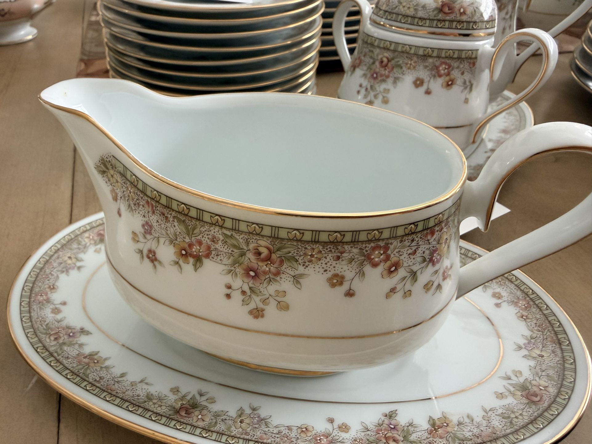 Noritake Fine China 72 Pcs Ireland $350 Obo Plates Salad Creamer Gravy Boat