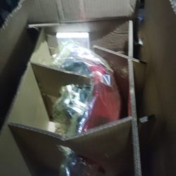 left-side headlight  for a Honda CR-V. 
I2017-2022 