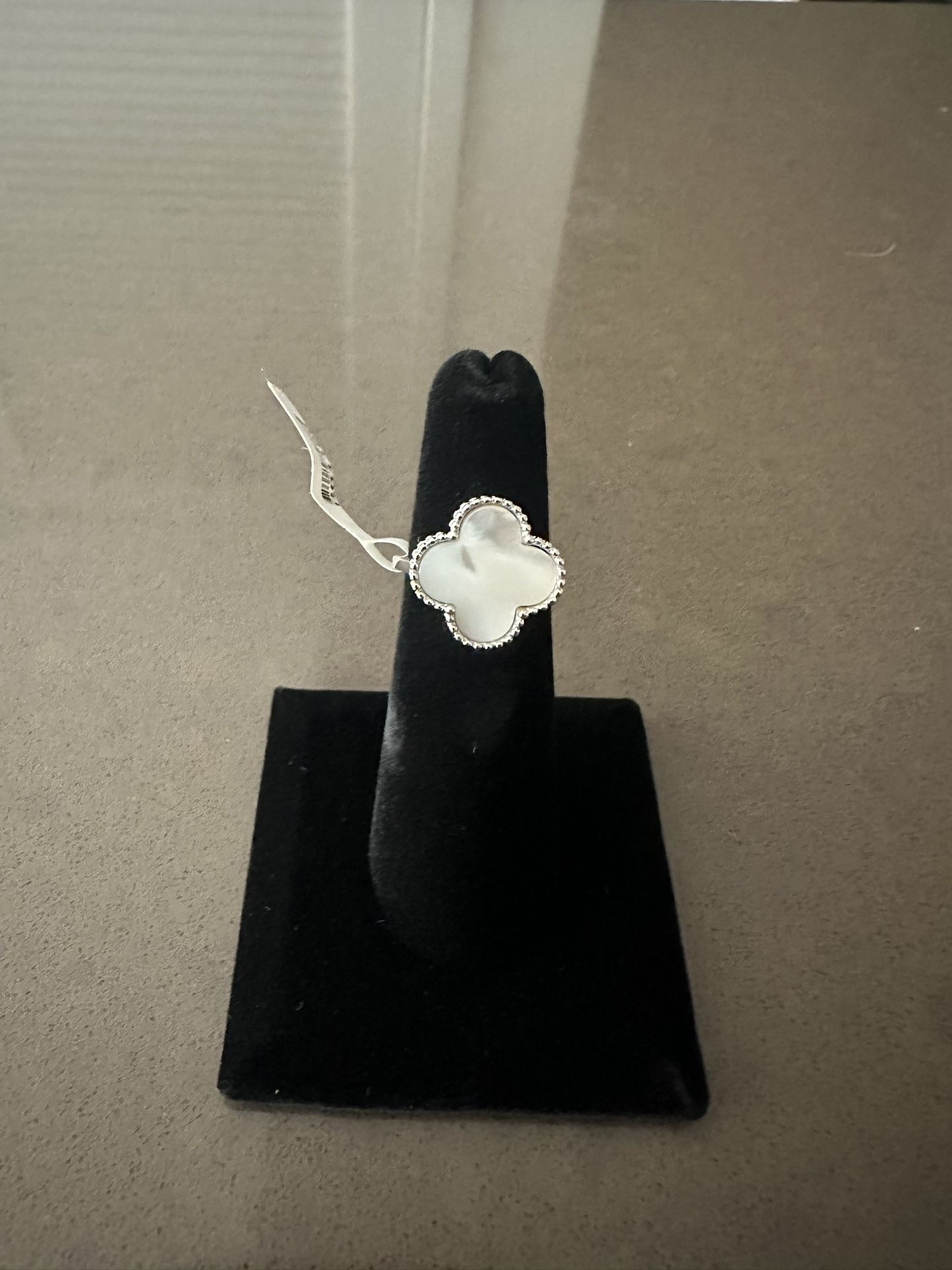 Clover Ring – Size 5 | 14K White Gold Over 925 w/ Mother of Pearl ✨