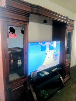 Entertainment center