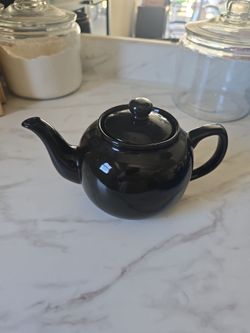 Porcelain kettle