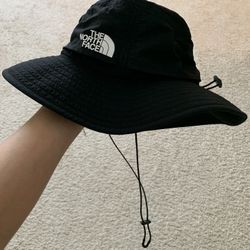 The North Face Black Hat, Size L-XL