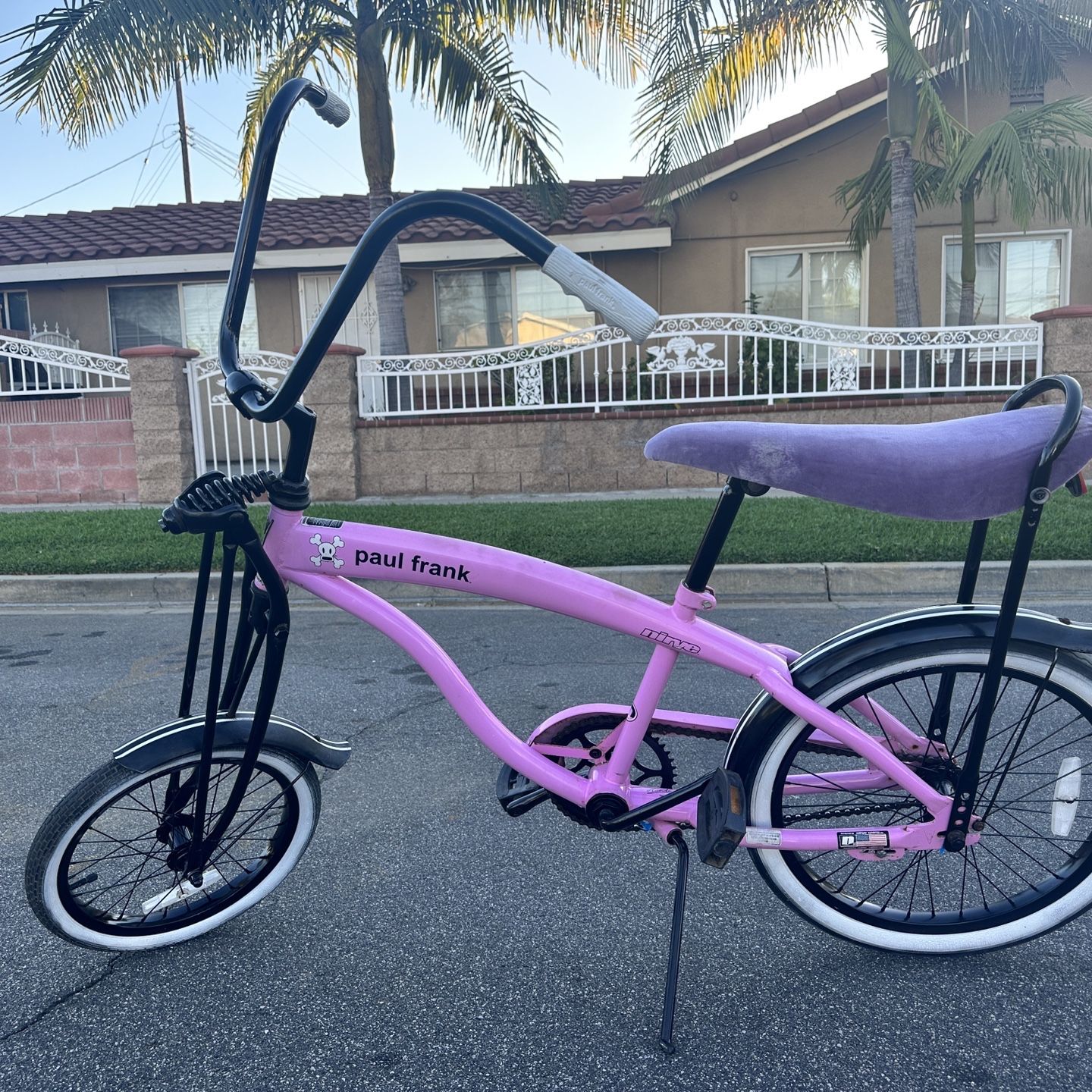 RARE PINK PAUL FRANK SKURVY CHOPPER BANANA SEAT RETRO BICYCLE SKULL NIRVE for Sale in Newport Beach CA OfferUp