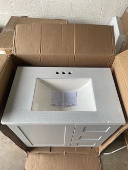 Glacier Bay Bannister 30 in. Single Sink Pearl Gray Freestanding Bath Vanity with Granite-Look Colorpoint White Cultured Marble Top