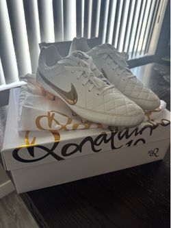 Nike Tiempo Legends RGN FG SE (Ronaldinho Touch of Gold)