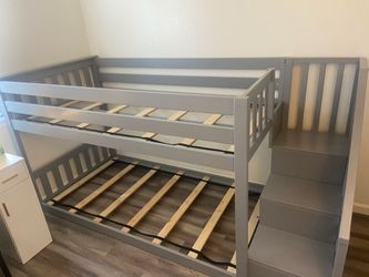 GREY WOOD BUNK BEDS / twin