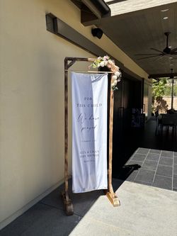 Banner / sign holder