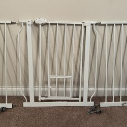  EveryYay In The Zone Steel Walk-Through Pet Gate