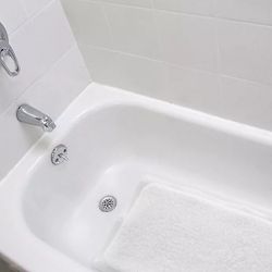 Nestwell 17" x 30" Woven Loofah Tub Mat in Clear. (New never used) OBO