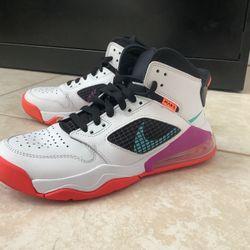 Jordan 270 Mars White Hyper Violet GS Size Youth 6