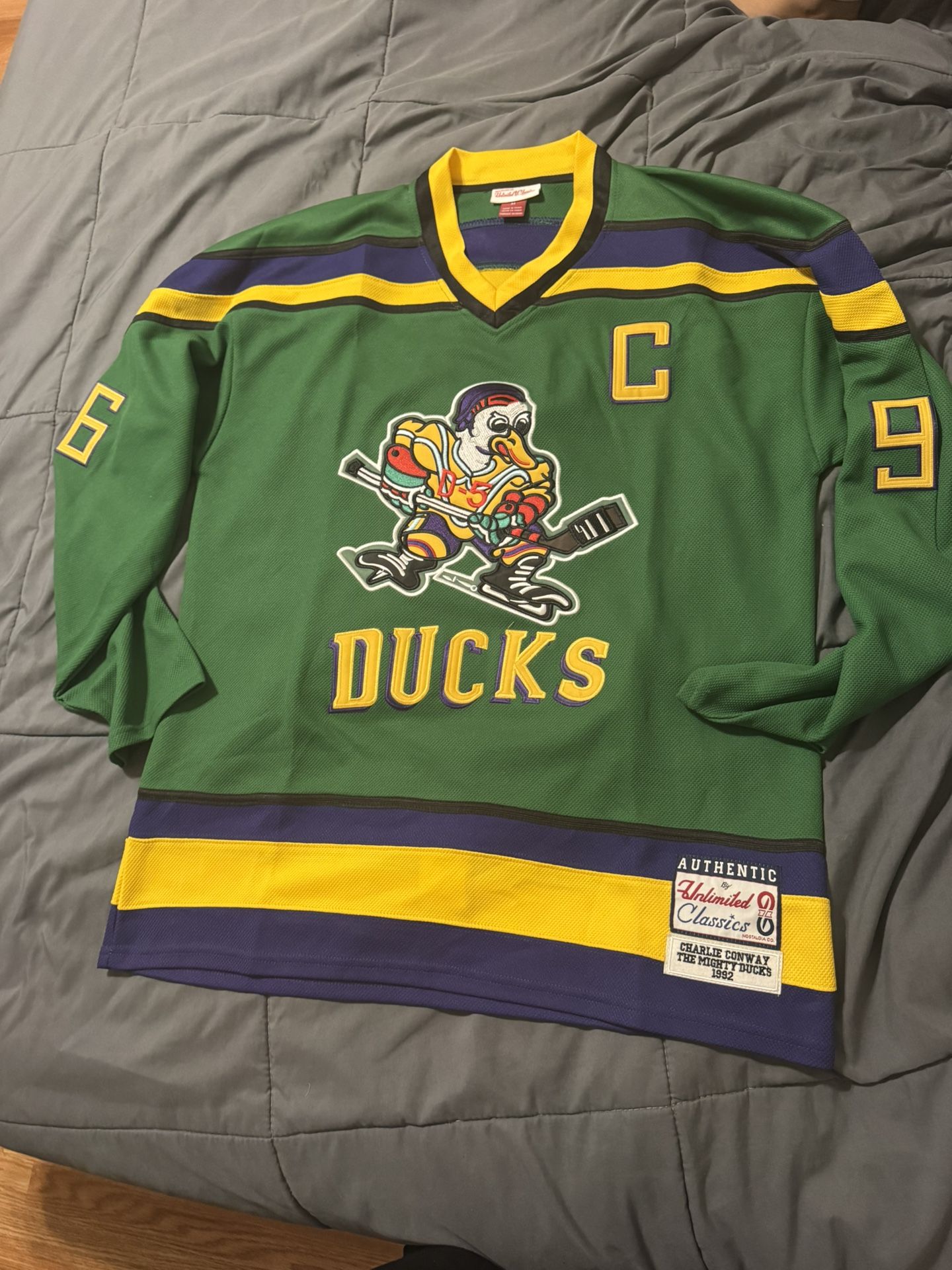  AUTHENTIC CHARLIE CONWAY JERSEY BRAND NEW