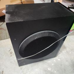 Blue Ray 3D and Samsung Home Teater, 5 Mid Speakers And 1 Subwoofer