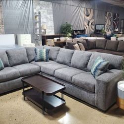 Beautiful Gray Fabric Sectional With 3 Throw Pillows (New)