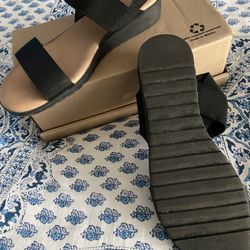 Black Sandals 