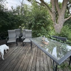 Patio furniture 6 Chairs and Umbrella