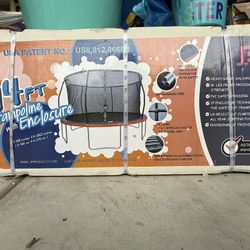 Trampoline w/Enclosure Net