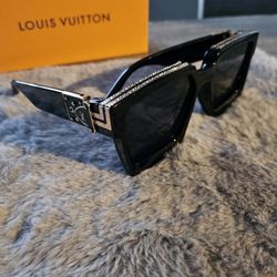 Louis Vuitton Sunglasses 