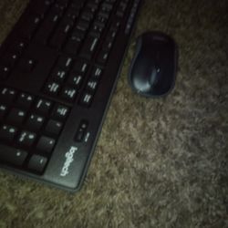 Logitech Wireless Keyboard And Mouse 