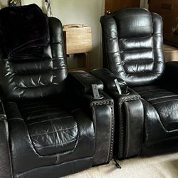 Set Of 2 Leather Recliners