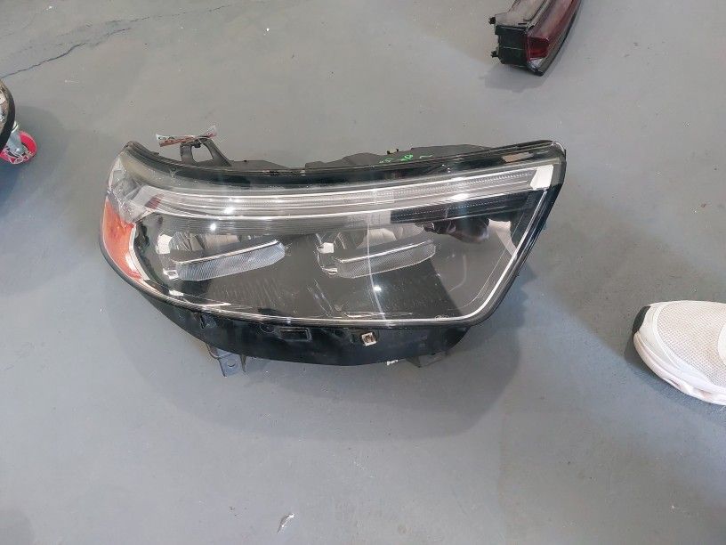 2024 FORD EXPLORER RIGHT HEADLIGHT