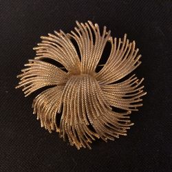❤️VTG~$20~MONET BROOCH /LAPEL PIN