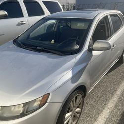 2011 KIA Forte 5-Door
