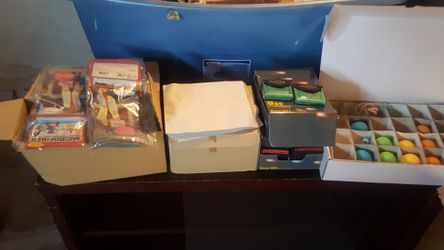 Tengo varias cajas de limpiadores para teléfonos lentes y tablet con diferente diseño