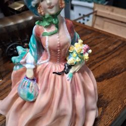 1909 ROYAL DOULTON  LADY 